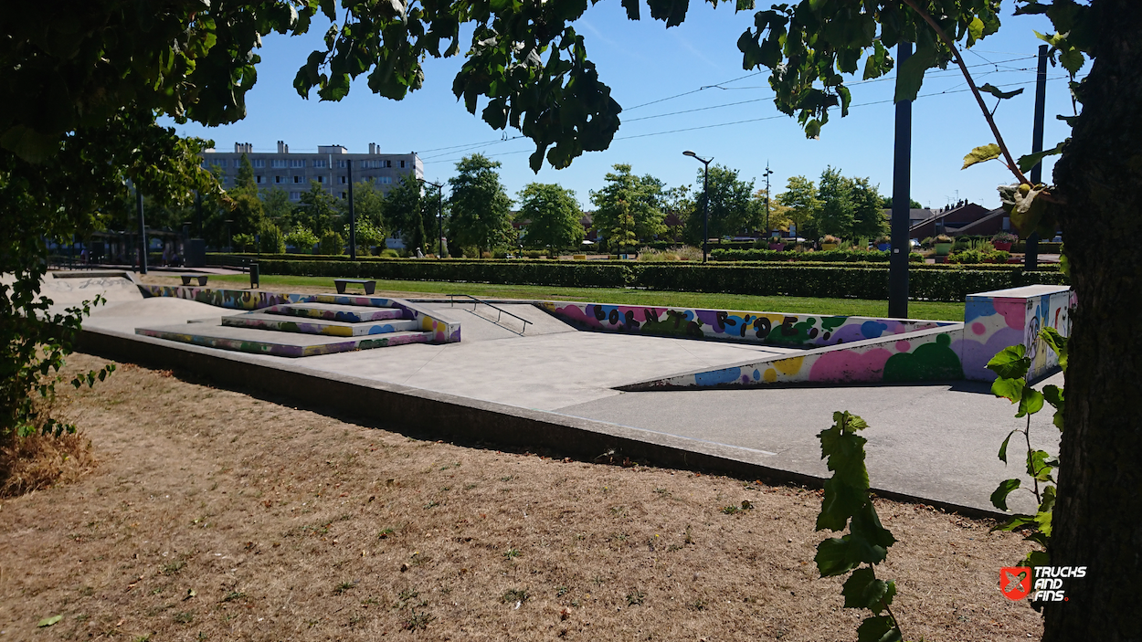 Aulnoy Lez Valenciennes skatepark